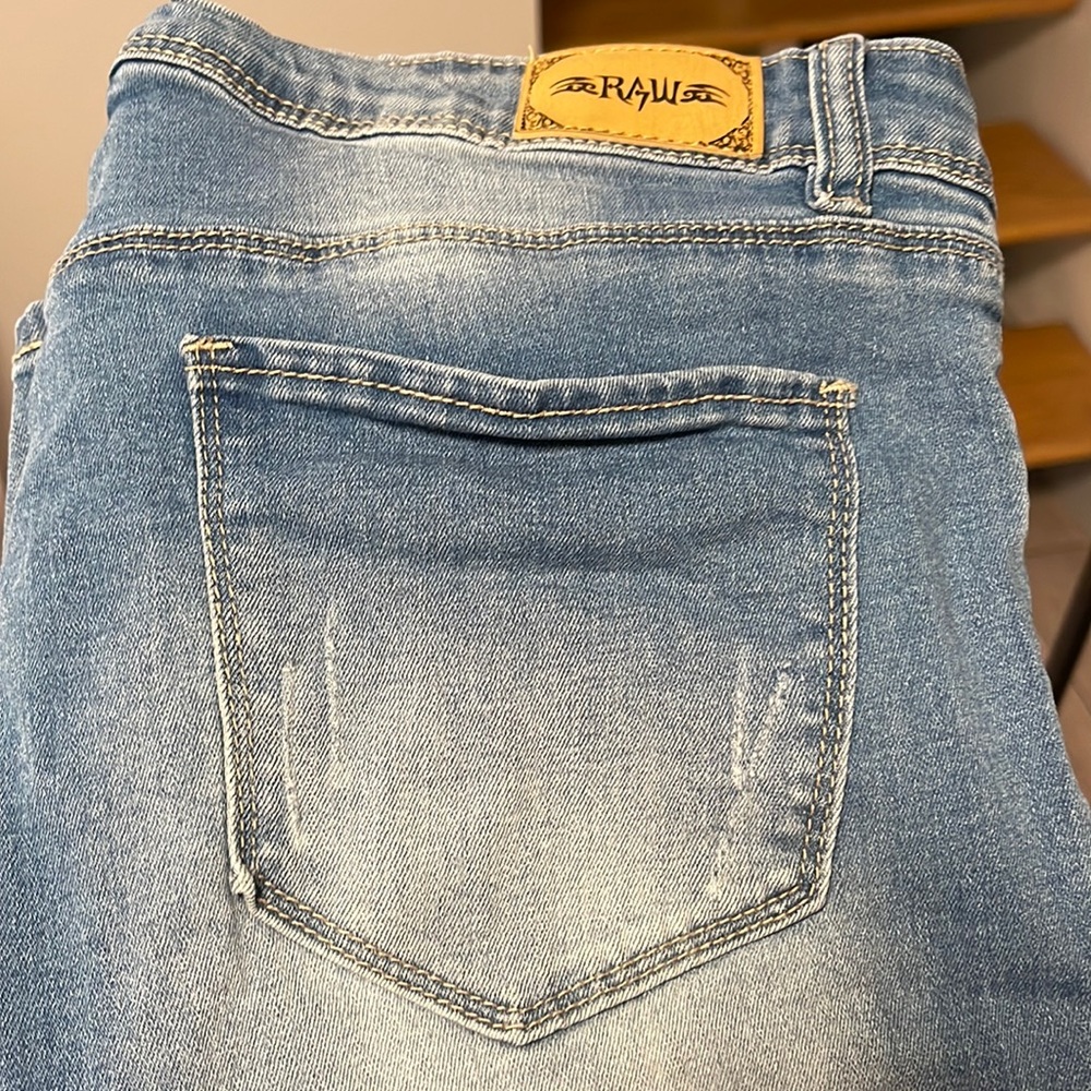 Light wash skinny jeans